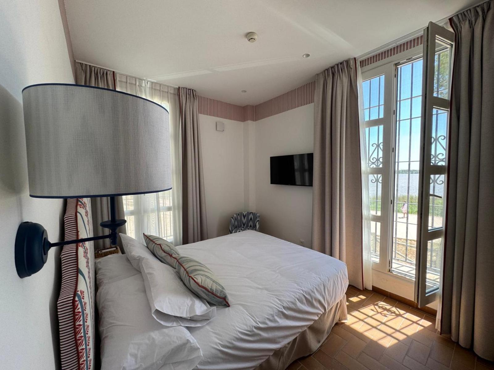 Hotel Toruno Del Rocio إل روثيو المظهر الخارجي الصورة